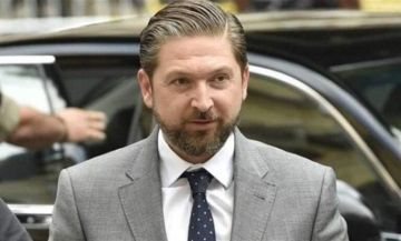 كرامي يعلن عن تقديمه اقتراح قانون يحظر استخدام مواقع التواصل الاجتماعي للمراهقين دون ١٦ عاما كرامي يعلن عن تقديمه اقتراح قانون يحظر استخدام مواقع التواصل الاجتماعي للمراهقين دون ١٦ عاما