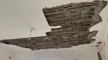 سقوط أجزاء من سقف أحد المنازل... وهلع بين الأهالي!