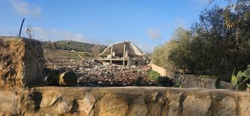 بالفيديو: لحظة استهداف منزل مأهول بالفيديو: لحظة استهداف منزل مأهول