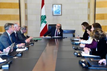 سلام بحث مع المستشار الفرنسي الإصلاحات المالية واتفاق صندوق النقد واستقبل رئيس الفيفا لبحث هبة ملعب دولي سلام بحث مع المستشار الفرنسي الإصلاحات المالية واتفاق صندوق النقد واستقبل رئيس الفيفا لبحث هبة ملعب دولي