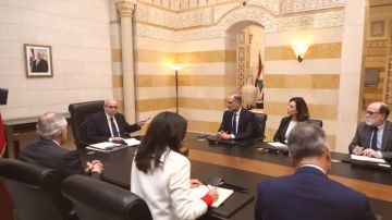 سلام بحث مع الموفد الفرنسي في الممر الإقتصادي بين الهند والشرق الأوسط سلام بحث مع الموفد الفرنسي في الممر الإقتصادي بين الهند والشرق الأوسط