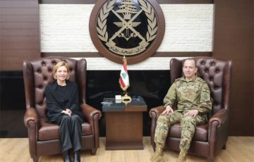 قائد الجيش يبحث الأوضاع العامة مع منسقة الأمم المتحدة ويستقبل السفير الإيراني في زيارة وداعية