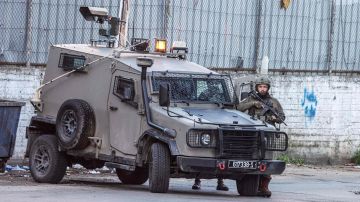 الاحتلال الإسرائيلي ينقل حواجز إلى شارع الشهداء في الخليل ويشل الحركة التجارية