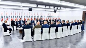 جعجع بحث مع وفد اتحاد موظفي المصارف أوضاع العاملين والتنسيق حول القوانين المالية جعجع بحث مع وفد اتحاد موظفي المصارف أوضاع العاملين والتنسيق حول القوانين المالية