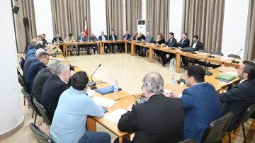 تشكيل لجنة فرعية لمتابعة ملف الأبنية الآيلة للسقوط تشكيل لجنة فرعية لمتابعة ملف الأبنية الآيلة للسقوط