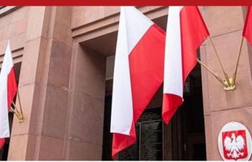 بولندا تدعو رعاياها إلى مغادرة إيران وإسرائيل ولبنان بولندا تدعو رعاياها إلى مغادرة إيران وإسرائيل ولبنان