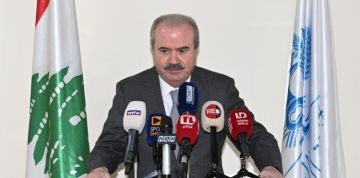 جابر في ختام المناقشات مع وفد صندوق النقد: استعمال الذهب غير وارد الآن ويجب أن نحسن مواردنا جابر في ختام المناقشات مع وفد صندوق النقد: استعمال الذهب غير وارد الآن ويجب أن نحسن مواردنا