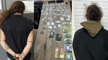 بالصورة: أموال ومخدرات... وعملية نوعية توقع بمروجين!