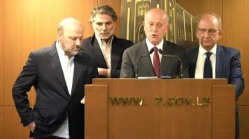 ريفي ورياشي وخوري ومتى قدموا اقتراح قانون يرمي إلى حظر حزب البعث العربي الاشتراكي في لبنان ريفي ورياشي وخوري ومتى قدموا اقتراح قانون يرمي إلى حظر حزب البعث العربي الاشتراكي في لبنان