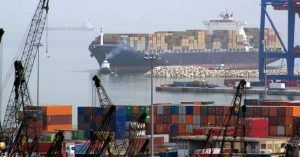 العجز التجاري يتفاقم وقد يصل الى أرقام قياسية في العام ٢٠٢٦