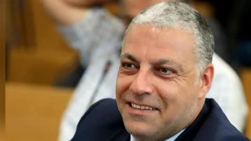 تجديد الثقه بالنقيب الاستاذ عمران وضاح فخري