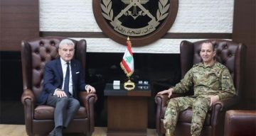 قائد الجيش استقبل وزير الصناعة