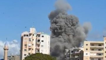 بالفيديو: مشهد صادم للحظة الغارة