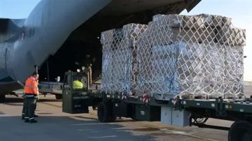 الجيش الفرنسي: نقل معدات لصالح القوات المسلحة اللبنانية الجيش الفرنسي: نقل معدات لصالح القوات المسلحة اللبنانية