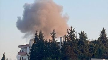 الطيران الحربي الإسرائيلي أغار مستهدفا بلدة ميفدون في جنوب لبنان الطيران الحربي الإسرائيلي أغار مستهدفا بلدة ميفدون في جنوب لبنان