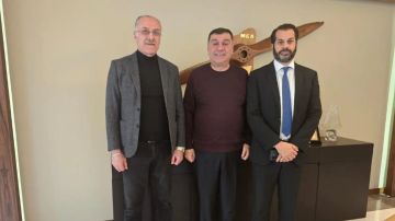 عبدالله أثنى على دور الميدل إيست في تأمين نقل الأدوية والمستلزمات الطبية عبدالله أثنى على دور الميدل إيست في تأمين نقل الأدوية والمستلزمات الطبية