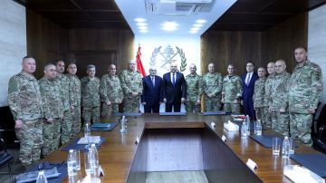 الرئيس عون: ما تعرض له الجيش وقائده من حملات لن يترك أي أثر في أدائه الرئيس عون: ما تعرض له الجيش وقائده من حملات لن يترك أي أثر في أدائه