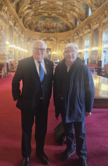 رئيس بلدية جبيل التقى عددا من أعضاء مجلس الشيوخ الفرنسي رئيس بلدية جبيل التقى عددا من أعضاء مجلس الشيوخ الفرنسي