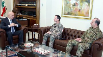عون استقبل رئيس أركان القوات المسلحة الفرنسية