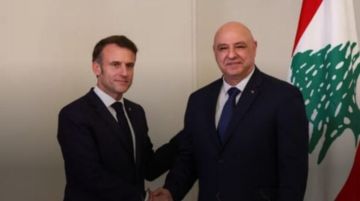 اتصال بين الرئيس عون وماكرون وقرار بتأجيل مؤتمر دعم الجيش اتصال بين الرئيس عون وماكرون وقرار بتأجيل مؤتمر دعم الجيش