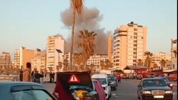 بالفيديو: غارة عنيفة على مركز الجماعة الاسلامية بصيدا