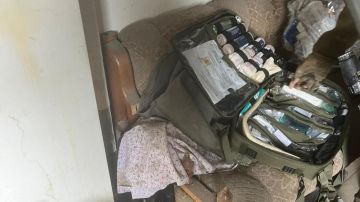 الجيش الإسرائيلي بالفيديو: هذا ما عثرنا عليه داخل مبنى عسكري لـالحزب في الجنوب الجيش الإسرائيلي بالفيديو: هذا ما عثرنا عليه داخل مبنى عسكري لـالحزب في الجنوب