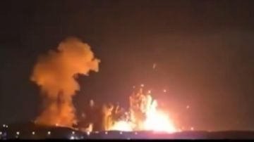 ترامب ينشر فيديو لانفجارات في أصفهان ترامب ينشر فيديو لانفجارات في أصفهان