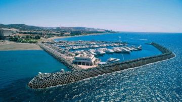 الحرس أمر والحزب نفذ: ضرب قبرص رسالة لأوروبا