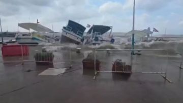 بالفيديو: مرفأ البترون في مرمى الرياح بالفيديو: مرفأ البترون في مرمى الرياح