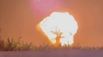 بالفيديو: مشاهد مرعبة لاستهداف محطة محروقات قرب مخيم الرشيدية