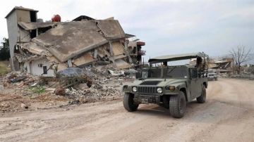 الأخبار: الجيش اللبناني عمم على وحداته المتواجدة في جنوبي الليطاني بعدم تسيير أي آلية عسكرية داخل نطاق المنطقة في الفترة الحالية الأخبار: الجيش اللبناني عمم على وحداته المتواجدة في جنوبي الليطاني بعدم تسيير أي آلية عسكرية داخل نطاق المنطقة في الفترة الحالية