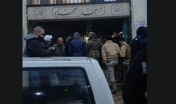 أثناء إقامة صلاة عيد الفطر.. إشكال داخل مسجد في طرابلس!