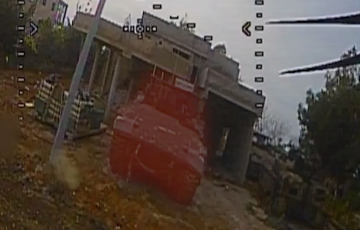 تصاعد الدخان والنيران من هامرعسكري.. حزب الله يعرض مشاهد من عملياته ضد إسرائيل (فيديوهات) تصاعد الدخان والنيران من هامرعسكري.. حزب الله يعرض مشاهد من عملياته ضد إسرائيل (فيديوهات)