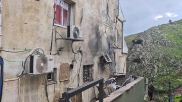 صليات صاروخية ومسيرات لحزب الله على مواقع إسرائيلية وغارات جوية تضرب قرى جنوب لبنان