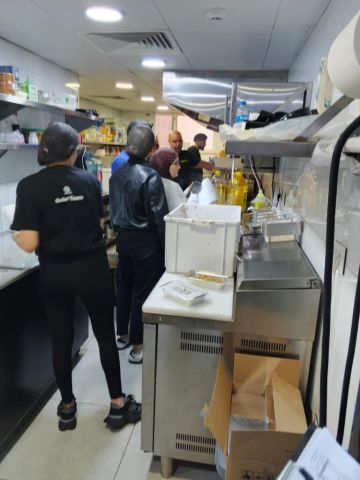 محافظ مدينة بيروت: عدم التهاون مع كل من يخالف الشروط الصحية والسلامة العامة التي من شأنها أن تؤثر على صحة المواطنين في مدينة بيروت محافظ مدينة بيروت: عدم التهاون مع كل من يخالف الشروط الصحية والسلامة العامة التي من شأنها أن تؤثر على صحة المواطنين في مدينة بيروت