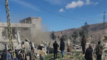 ارتقاء سيدة واصابة شخص بجروح في غارة استهدفت منزلا في البزالية بقاعا ظهر اليوم ارتقاء سيدة واصابة شخص بجروح في غارة استهدفت منزلا في البزالية بقاعا ظهر اليوم