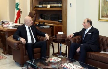 الرئيس عون اطلع من حاكم مصرف لبنان على الإجراءات النقدية الاحترازية وشدد على أهمية الحفاظ على الاستقرار المالي الرئيس عون اطلع من حاكم مصرف لبنان على الإجراءات النقدية الاحترازية وشدد على أهمية الحفاظ على الاستقرار المالي