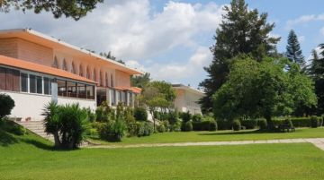 جامعة رفيق الحريري: نواصل تقديم برامج التعليم عن بعد التزاما بضمان استمرارية العملية التعليمية جامعة رفيق الحريري: نواصل تقديم برامج التعليم عن بعد التزاما بضمان استمرارية العملية التعليمية