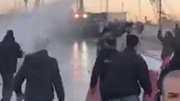 بالفيديو: توتر في بغداد... ومنع متظاهرين من التوجه نحو السفارة الأميركية