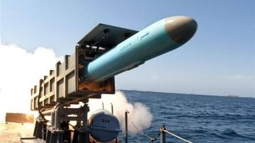 حرس الثورة يستهدف مدمرة أميركية على بعد 650 كلم من السواحل الإيرانية في المحيط الهندي حرس الثورة يستهدف مدمرة أميركية على بعد 650 كلم من السواحل الإيرانية في المحيط الهندي