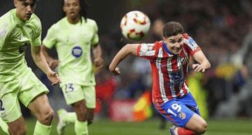 ألفاريز يثير الجدل حول مستقبله مع أتلتيكو مدريد