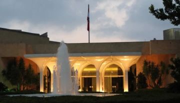 اتصالات مكثفة بين بعبدا وعواصم القرار للنأي بلبنان عن تداعيات إضافية للحرب اتصالات مكثفة بين بعبدا وعواصم القرار للنأي بلبنان عن تداعيات إضافية للحرب