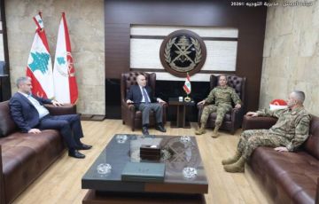 قائد الجيش يبحث الأوضاع العامة ويستقبل وفودا سياسية ودبلوماسية