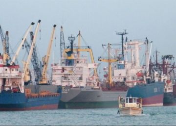 مرفأ طرابلس أكد جهوزيته الكاملة واعلن خطة لإدارة المخاطر لضمان استمرارية الملاحة والرحلات البحرية مرفأ طرابلس أكد جهوزيته الكاملة واعلن خطة لإدارة المخاطر لضمان استمرارية الملاحة والرحلات البحرية