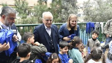 وزير الثقافة تفقد وسفيرة النروج النازحين