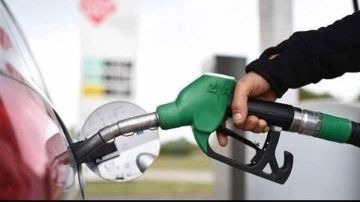 ارتفاع كبير في أسعار المحروقات غدا... وصفيحة البنزين تلامس رقما قياسيا! ارتفاع كبير في أسعار المحروقات غدا... وصفيحة البنزين تلامس رقما قياسيا!