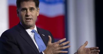 يديعوت أحرنوت: ديرمر أكد خلال لقاء في كنيس بنيويورك تكليفة بالمفاوضات مع لبنان