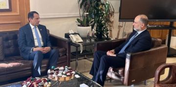 رسامني عرض مع سفيري قطر والبرازيل للتطورات وتعزيز التعاون لتطوير قطاع النقل رسامني عرض مع سفيري قطر والبرازيل للتطورات وتعزيز التعاون لتطوير قطاع النقل