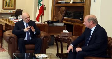 شمعون يطرح اللجوء إلى الفصل السابع من الأمم المتحدة على طاولة بعبدا شمعون يطرح اللجوء إلى الفصل السابع من الأمم المتحدة على طاولة بعبدا