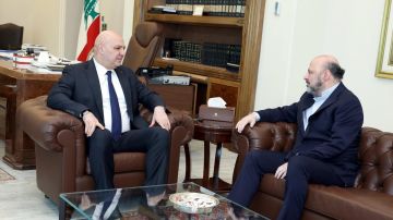 عون استقبل الرياشي موفدا من جعجع... وبحث في موضوع التمديد للمجلس النيابي